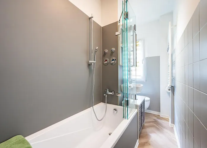 Barby-apartment Mit Elbblick Und Balkon Am Elbe-saale-radweg-1 Hund Willkommen Appartement